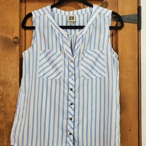 Anne Klein sleevless button up blouse